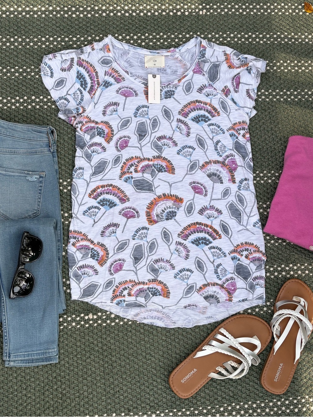 NWT T.La by Anthropology Women’s White Floral Graphic Tee with Short Sleeves